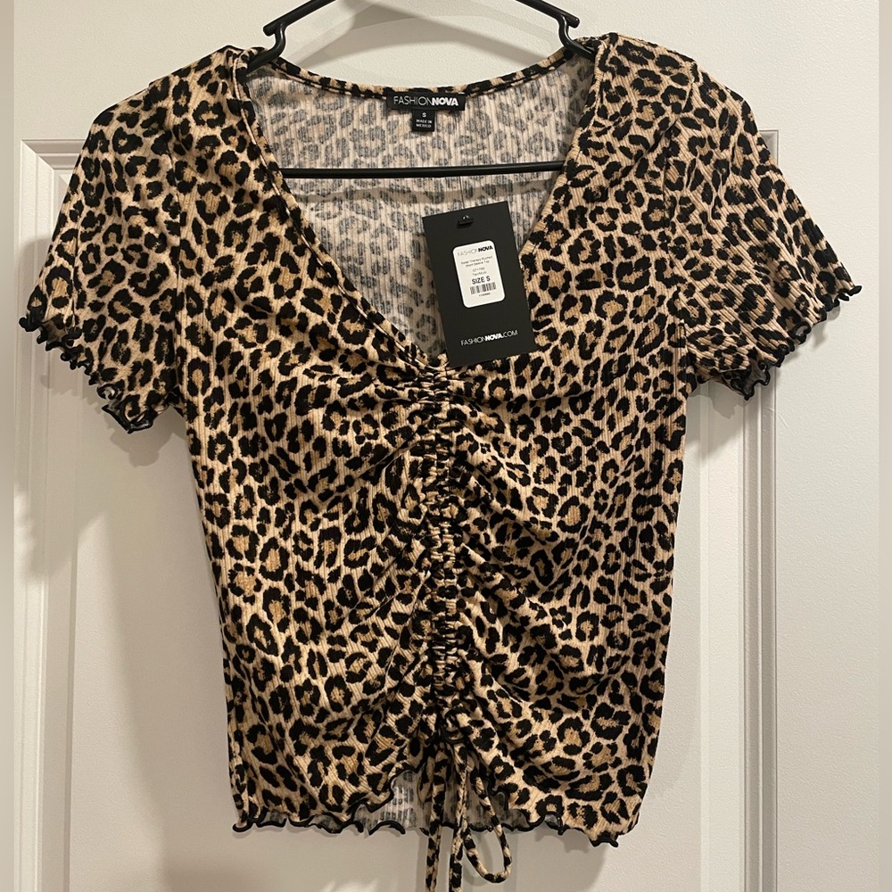 Cheetah short sleeve top Size: Small